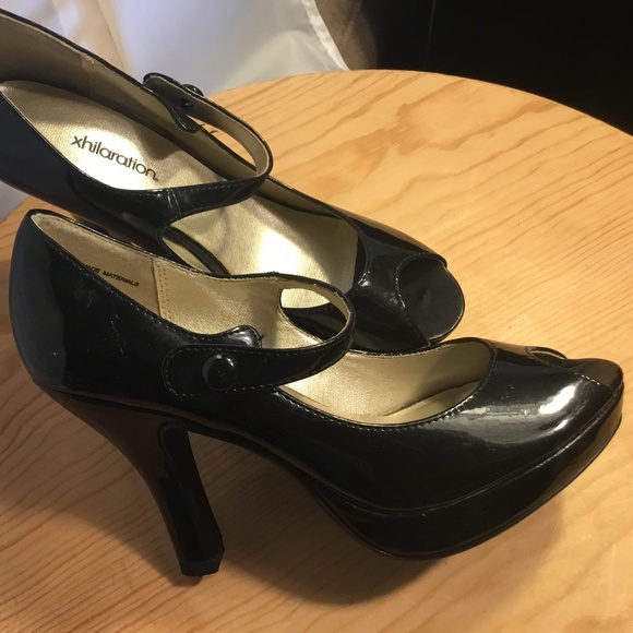 Xhilaration Black Shiny Patent Leather Strappy Peek-a-boo Toe Heels, Size 6.5 - Picture 3 of 8